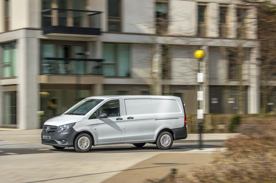  Mercedes-Benz Vito Panel Van 2015 года  (UK) (фото 20 из 30)
